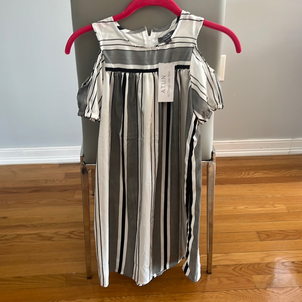 BNWT A.T.U.N Girls Cold Shoulder Dress Size 8-9